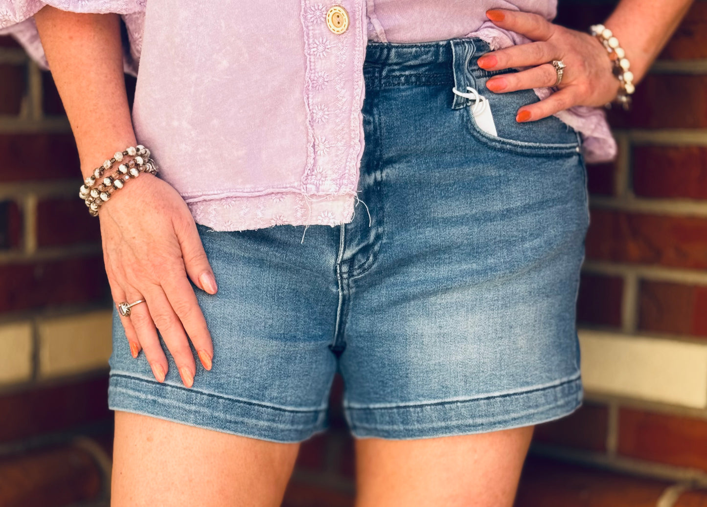 Clueless Mid-rise Risen Shorts