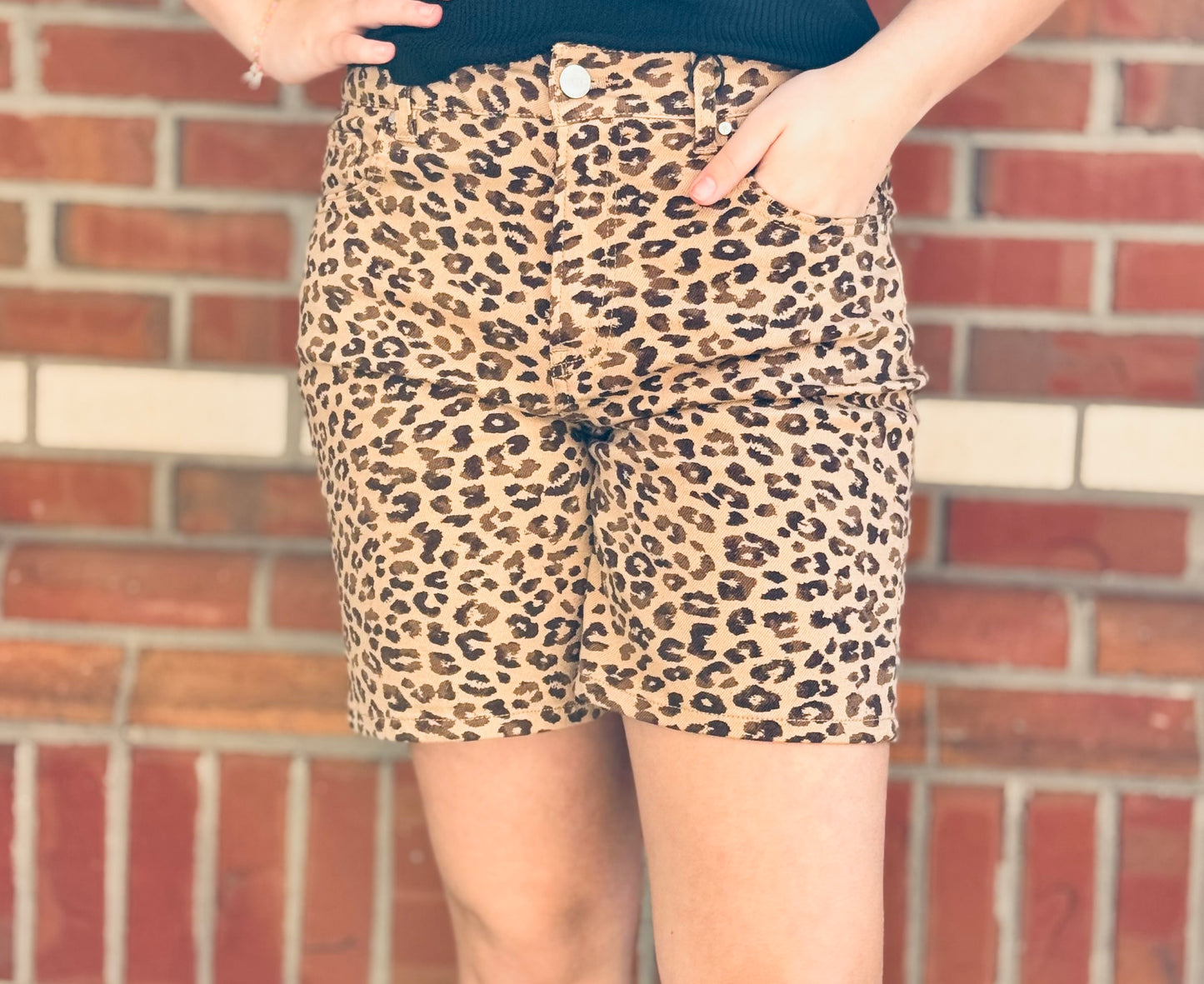 Wild & Fabulous Mid-rise Leopard Risen Shorts