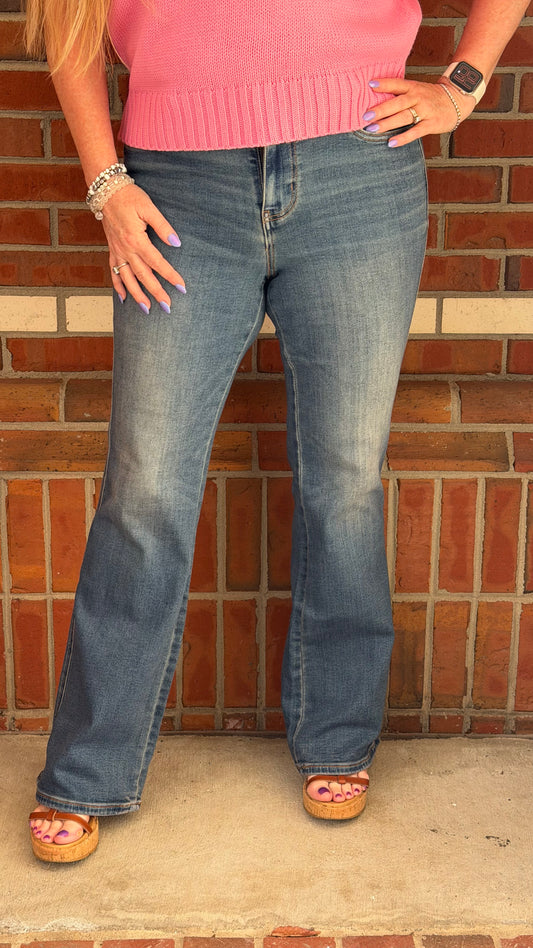 Hello Darlin' Mid-Rise Daisy Bootcut Judy Blue Jeans