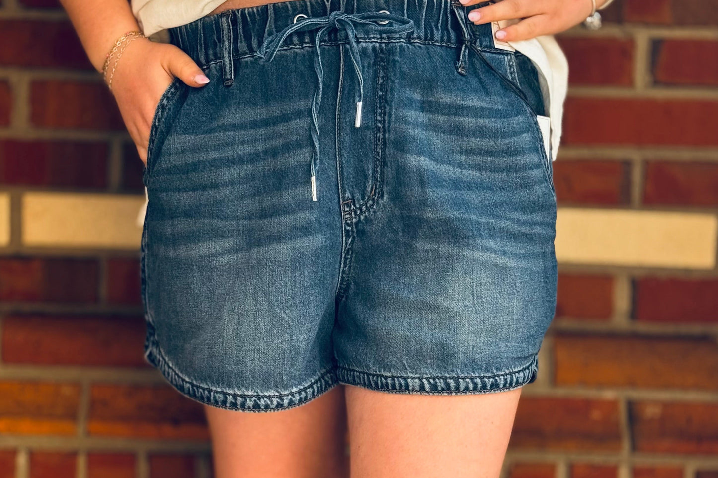 Take It Easy Featherweight Judy Blue Shorts