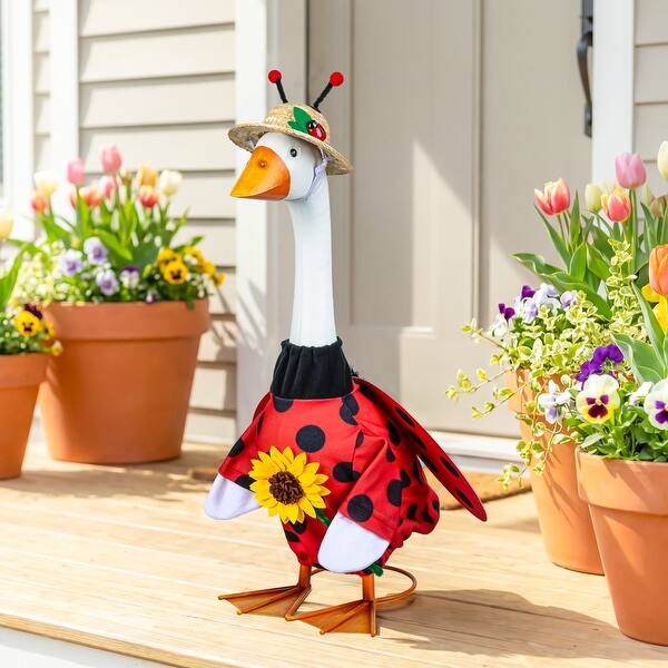 Giddy The Goose Outfits