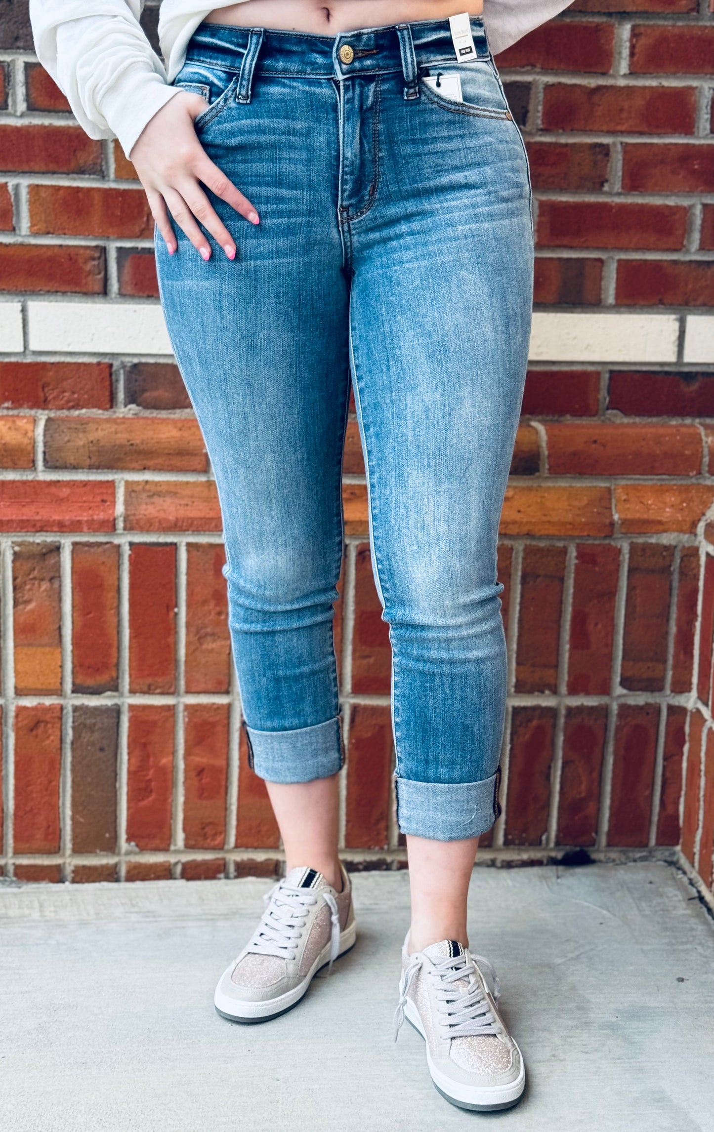 Walking In Memphis Mid-rise Judy Blue Capri