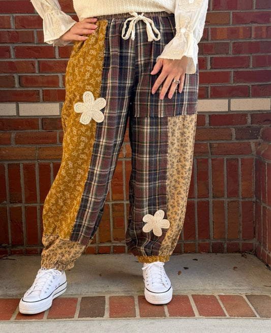 Patchwork Posies  – Easel Mixed Print Joggers