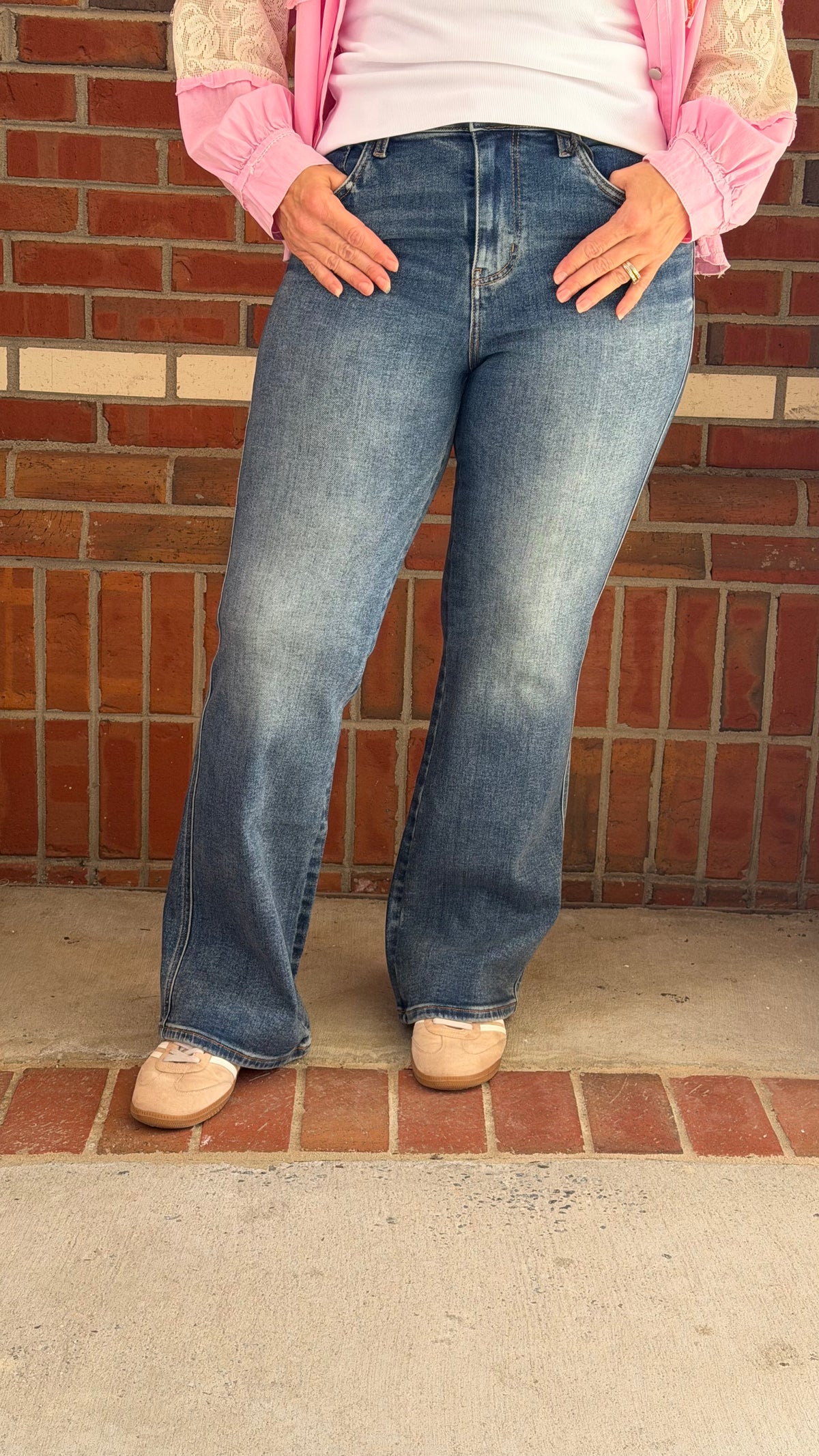 Hello Darlin' Mid-Rise Daisy Bootcut Judy Blue Jeans