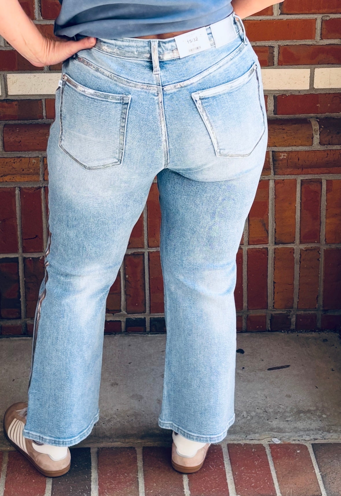Shiny Happy People Mid-rise Kick Flare Judy Blue